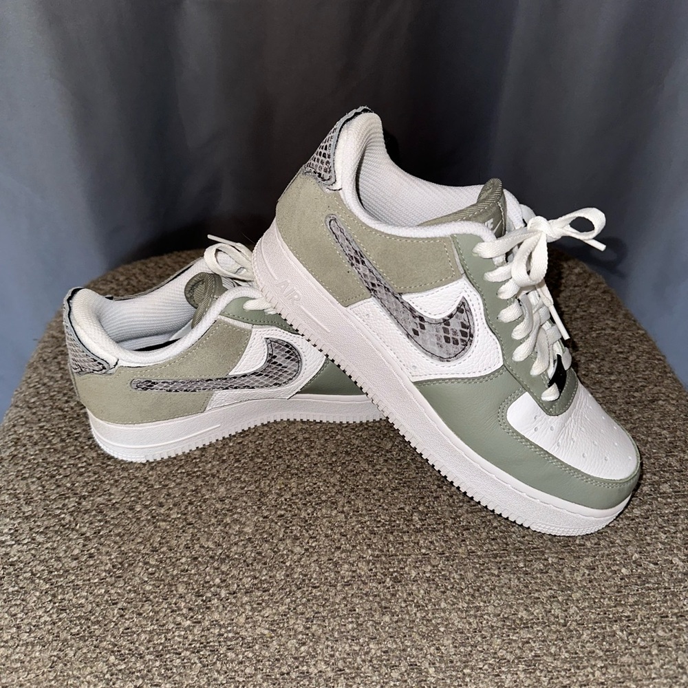 Nike Air Force 1 Low Nike By You Grey and White Snakeskin W8 / M 6.5